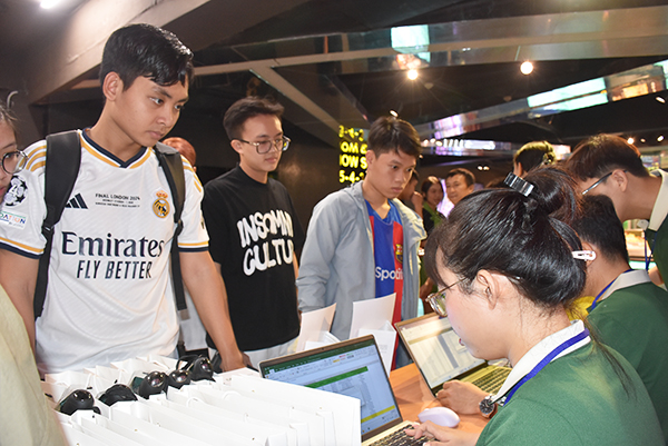 tray-hoi-el-clasico-bung-no-cam-xuc-cung-sctv-tai-rap-bhd-star-3-2