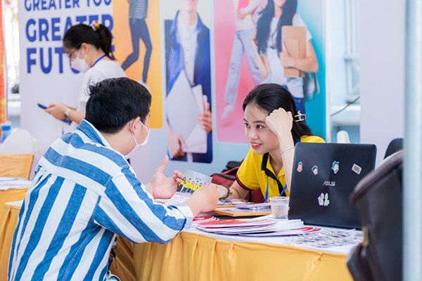 ngay-hoi-viec-lam-huflit-job-fair-2023