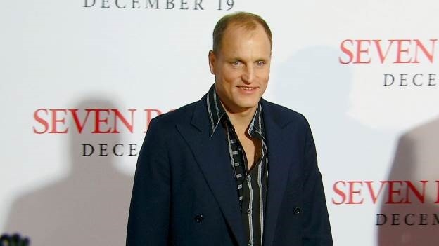 tham-sat-trong-gia-dinh-woody-harrelson