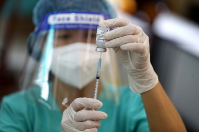 TP.HCM triển khai tiêm mũi 4 vắc xin Covid-19 cho người dân trên địa bàn
