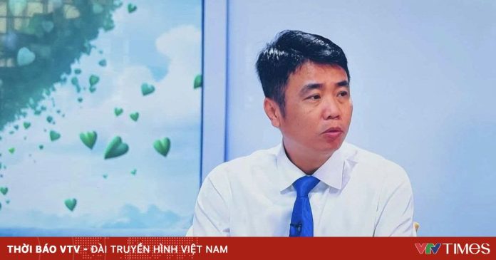 Bác sĩ rao bán quả bóng đặc biệt để lấy kinh phí khám bệnh từ thiện Bác sĩ rao bán quả bóng đặc biệt để lấy kinh phí khám bệnh từ thiện