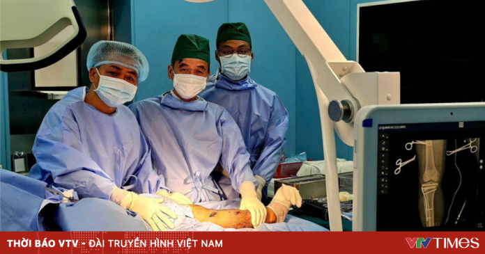 Bệnh nhân bị gãy xương chày được phẫu thuật thành công ngay tại Côn Đảo