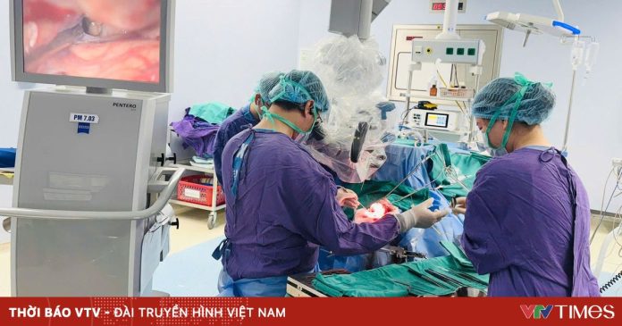 Đi khám vì đau đầu kèm giảm thị lực, phát hiện mắc u màng não Đi khám vì đau đầu kèm giảm thị lực, phát hiện mắc u màng não