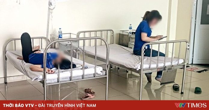 Điều tra vụ nghi ngộ độc thực phẩm khiến hàng chục công nhân nhập viện tại TP Hồ Chí Minh Điều tra vụ nghi ngộ độc thực phẩm khiến hàng chục công nhân nhập viện tại TP Hồ Chí Minh